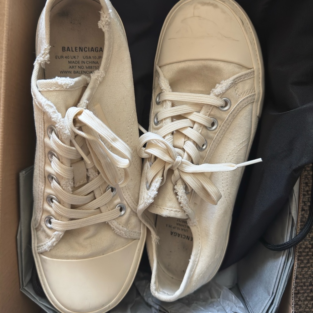 Balenciaga Off-White Canvas Sneakers Paris low tops